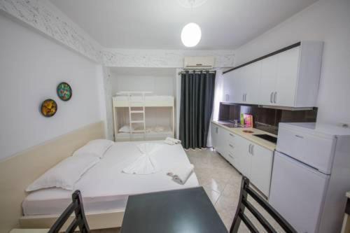 Poseidon Hotel Ksamil Esterno foto