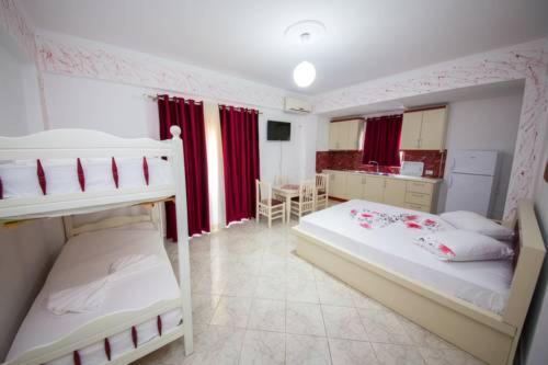 Poseidon Hotel Ksamil Esterno foto