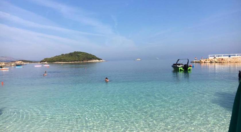 Poseidon Hotel Ksamil Esterno foto