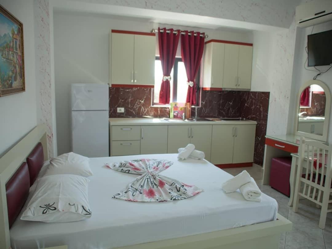 Poseidon Hotel Ksamil Esterno foto