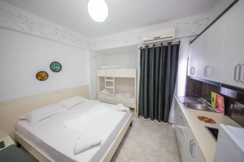 Poseidon Hotel Ksamil Esterno foto